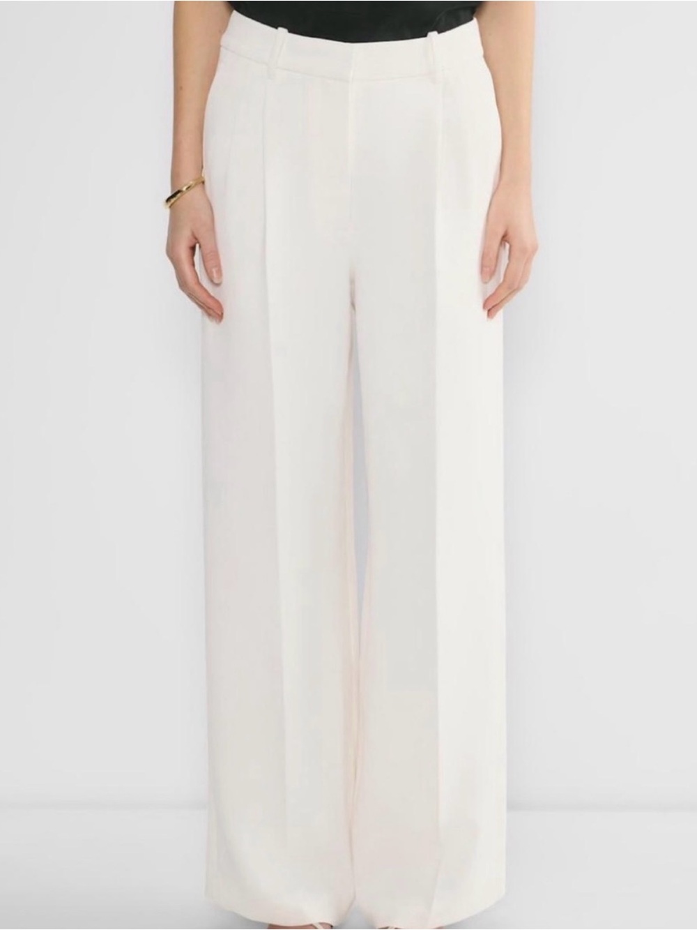 Aritzia The Effortless Pants Pleated white Pants